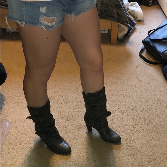 Grey boots - Picture 5 of 7